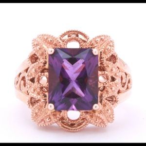 Radiant cut amethyst and 14K gold cocktail ring